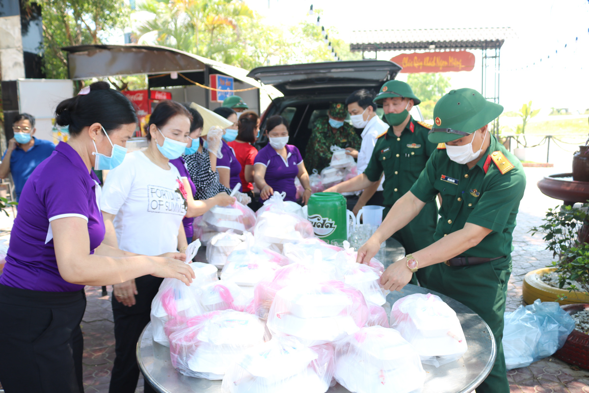 Chan chứa nghĩa tình những ngày cách ly